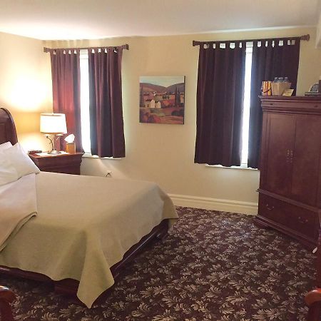 The Queen'S Inn Picton Bagian luar foto
