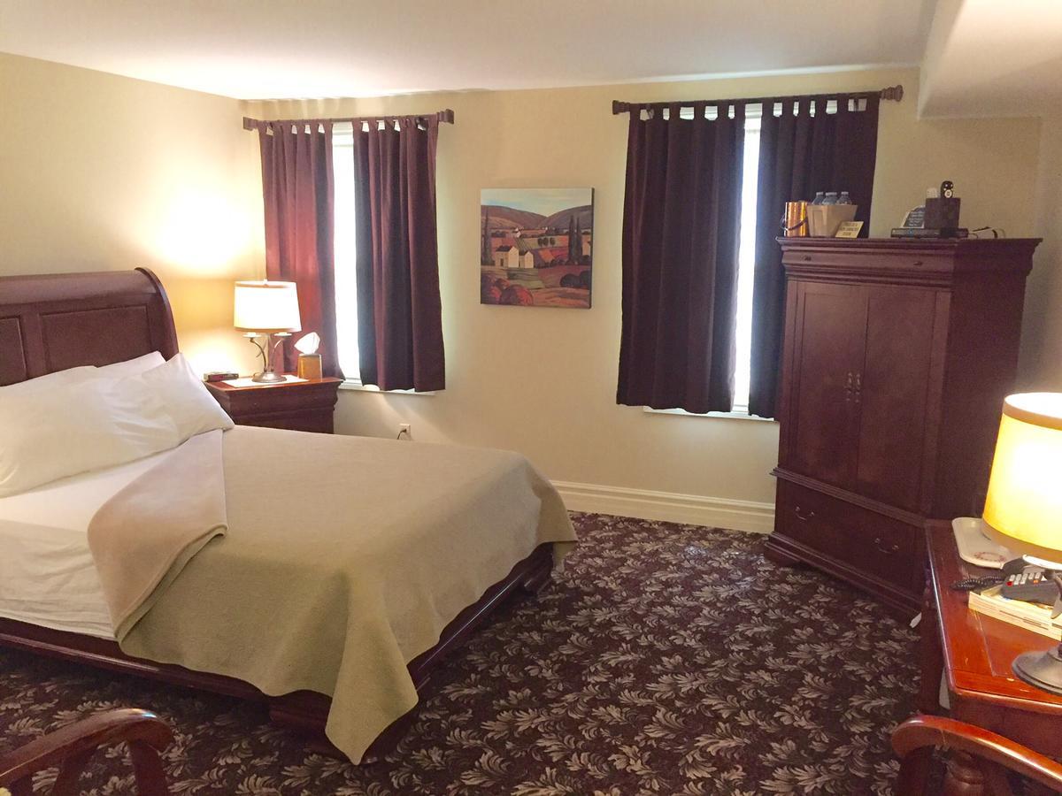 The Queen'S Inn Picton Bagian luar foto